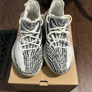 Yeezy 350 Zebra